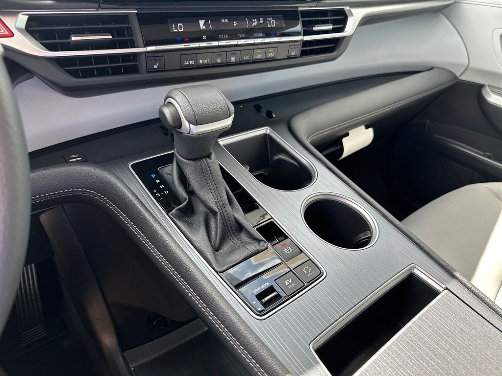 2025 Toyota Sienna XLE 8 Passenger
