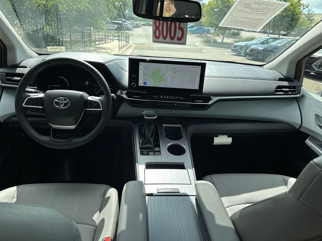 2025 Toyota Sienna XLE 8 Passenger