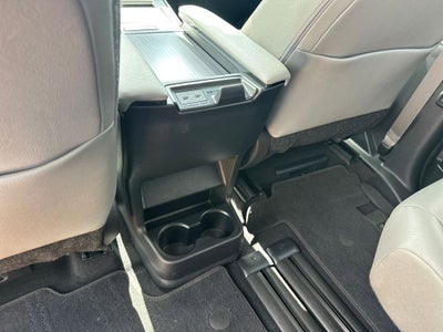 2025 Toyota Sienna XLE 8 Passenger