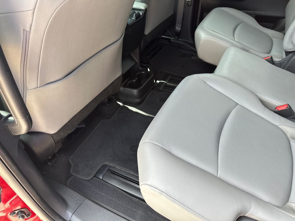 2025 Toyota Sienna XLE 8 Passenger