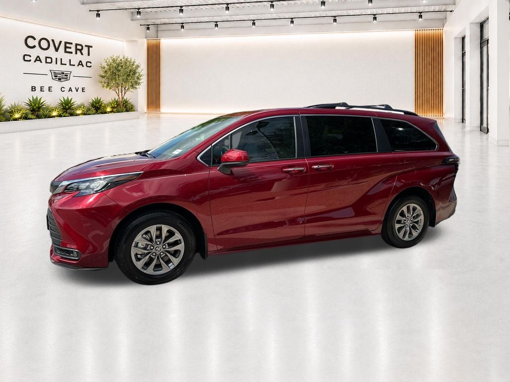 2025 Toyota Sienna XLE 8 Passenger