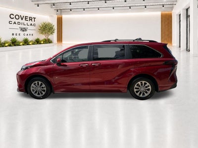2025 Toyota Sienna XLE 8 Passenger