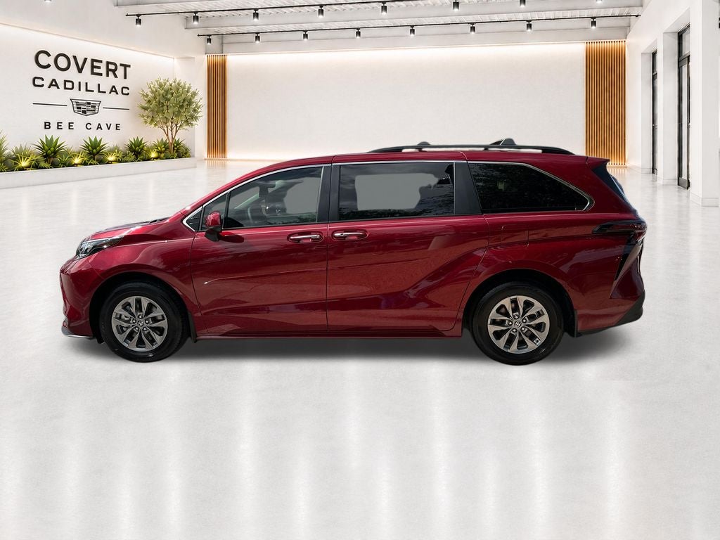 2025 Toyota Sienna XLE 8 Passenger