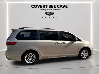 2017 Toyota Sienna XLE 8 Passenger
