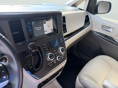 2017 Toyota Sienna XLE 8 Passenger