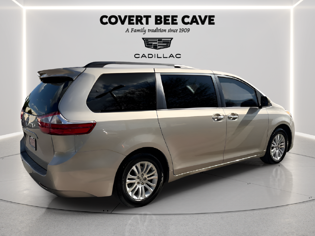 2017 Toyota Sienna XLE 8 Passenger