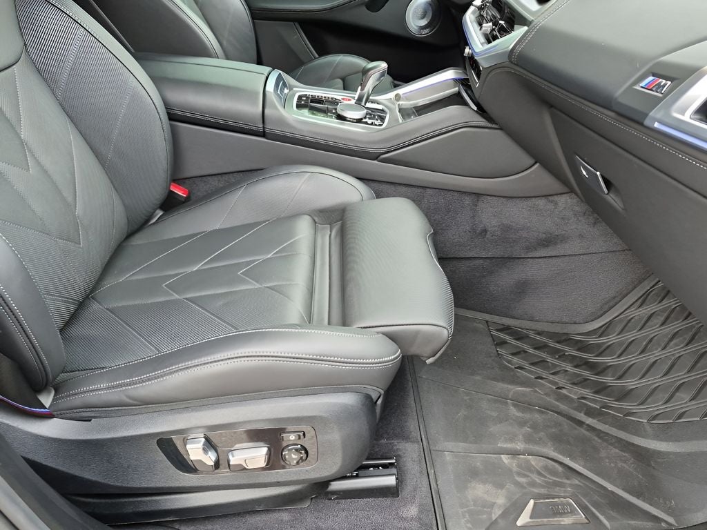 2025 BMW XM Base