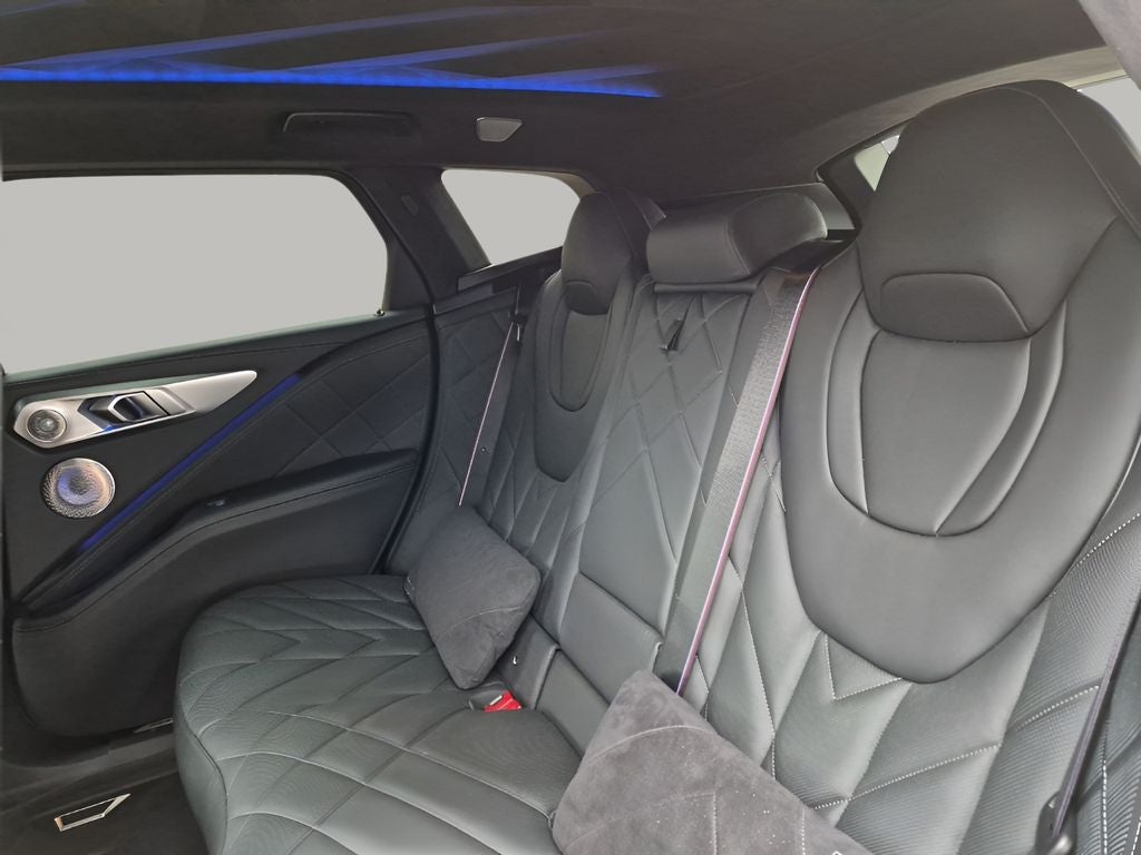 2025 BMW XM Base
