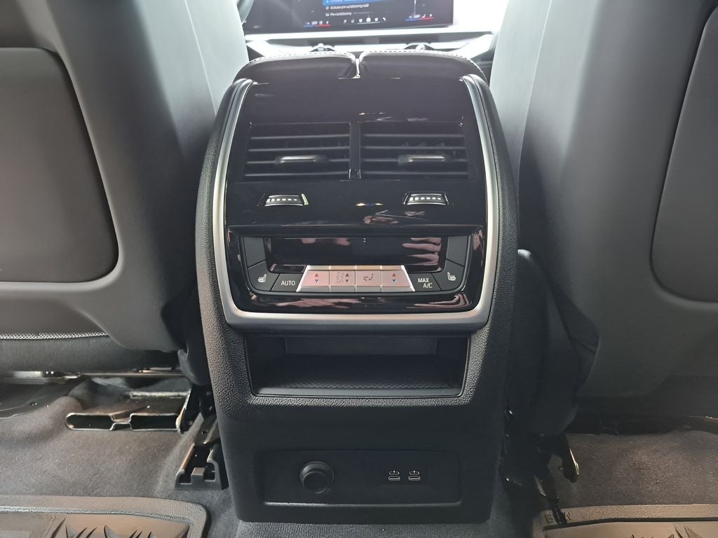 2025 BMW XM Base