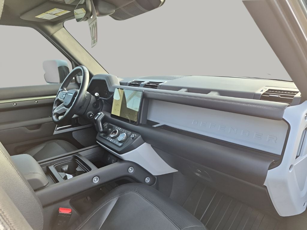 2024 Land Rover Defender 130 X-Dynamic SE