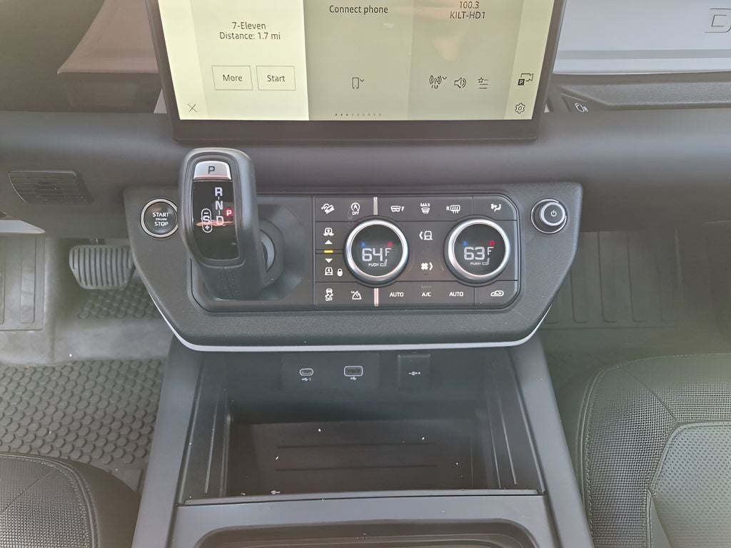 2024 Land Rover Defender 130 X-Dynamic SE