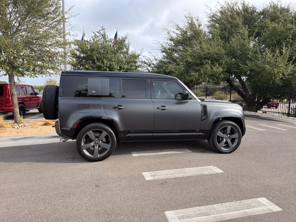 2024 Land Rover Defender 110 Carpathian Edition