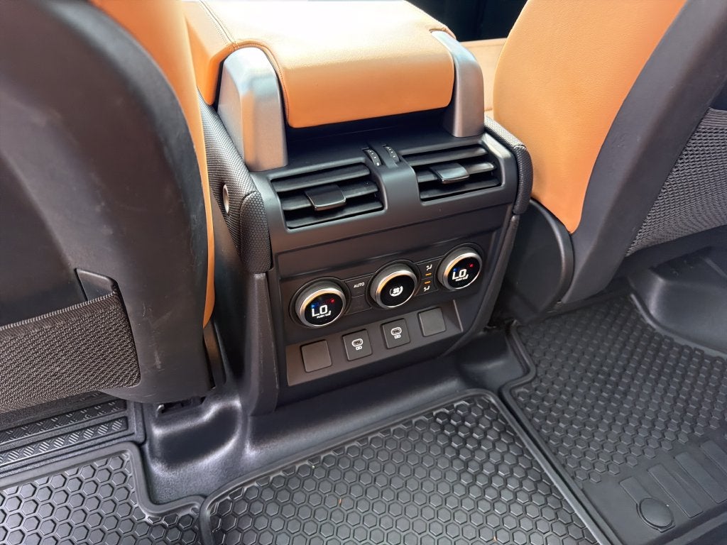 2024 Land Rover Defender 110 Carpathian Edition