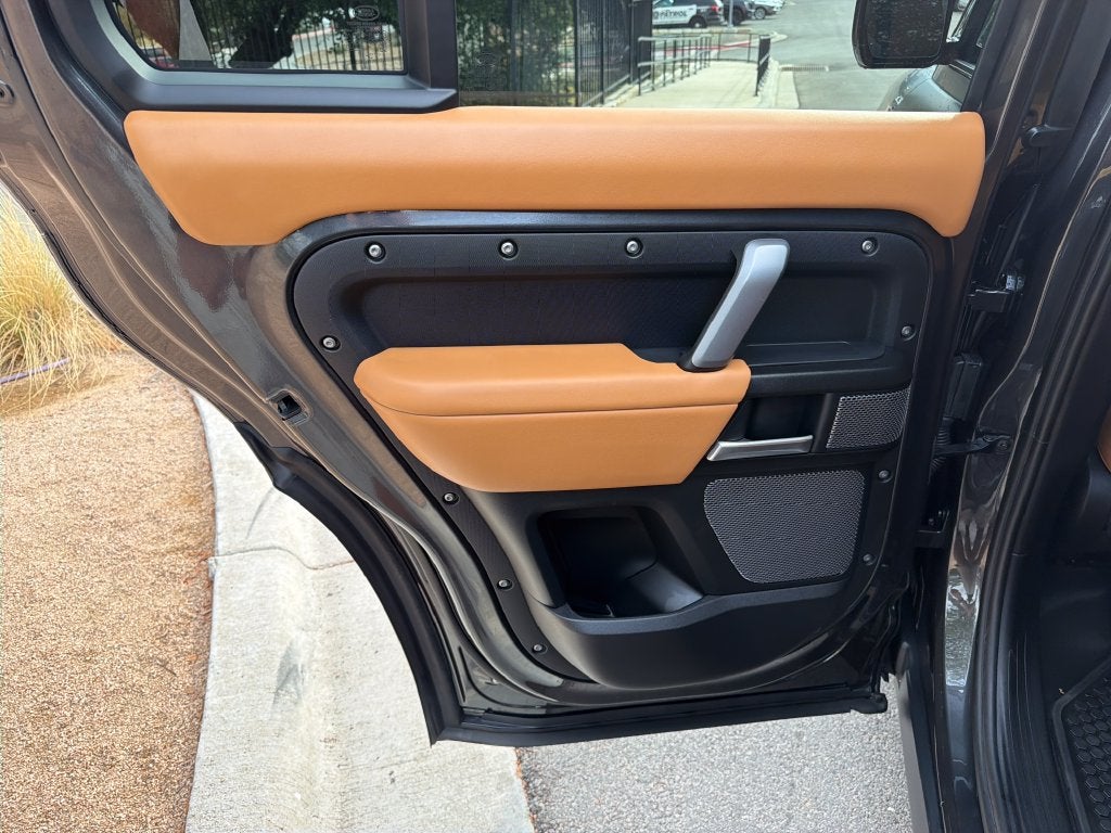 2024 Land Rover Defender 110 Carpathian Edition