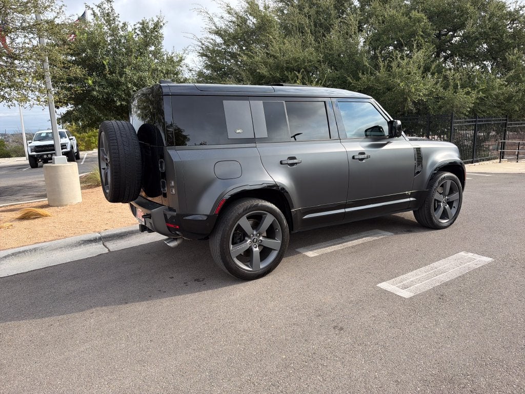 2024 Land Rover Defender 110 Carpathian Edition