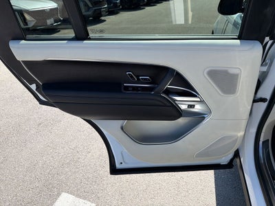 2022 Land Rover Range Rover SE LWB