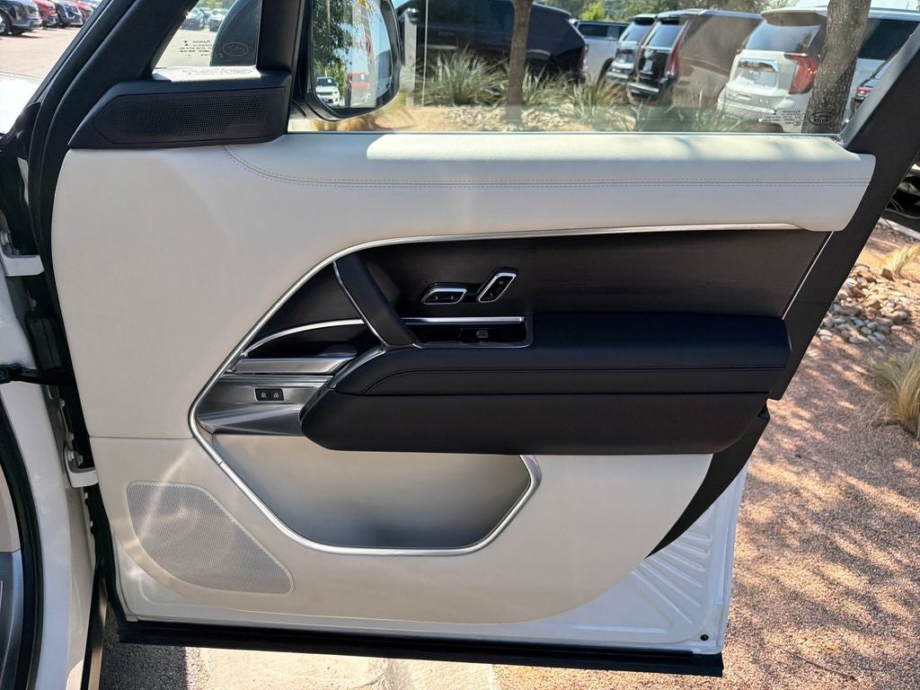 2022 Land Rover Range Rover SE LWB
