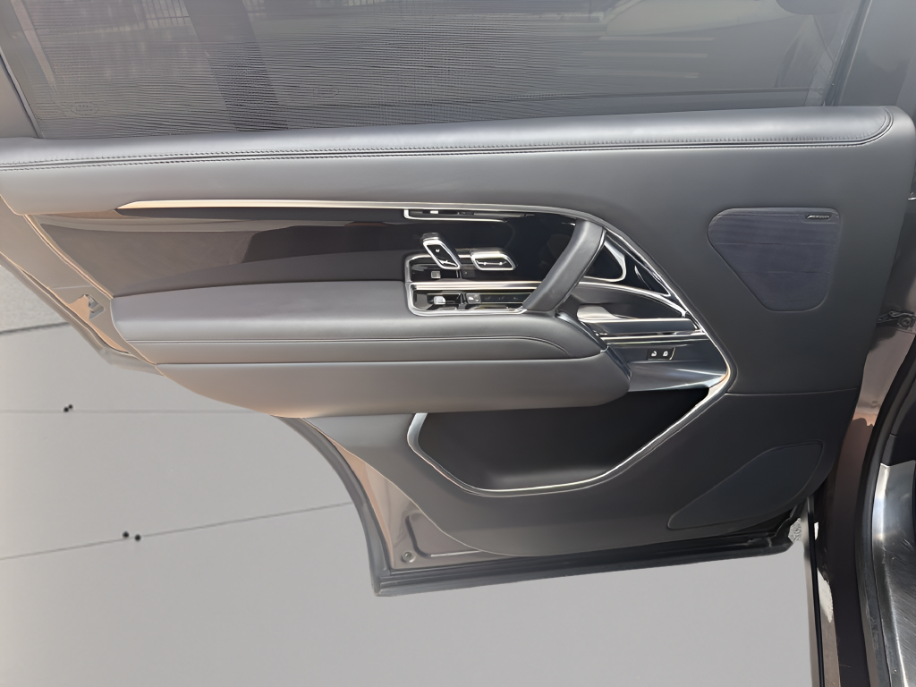 2023 Land Rover Range Rover SE LWB