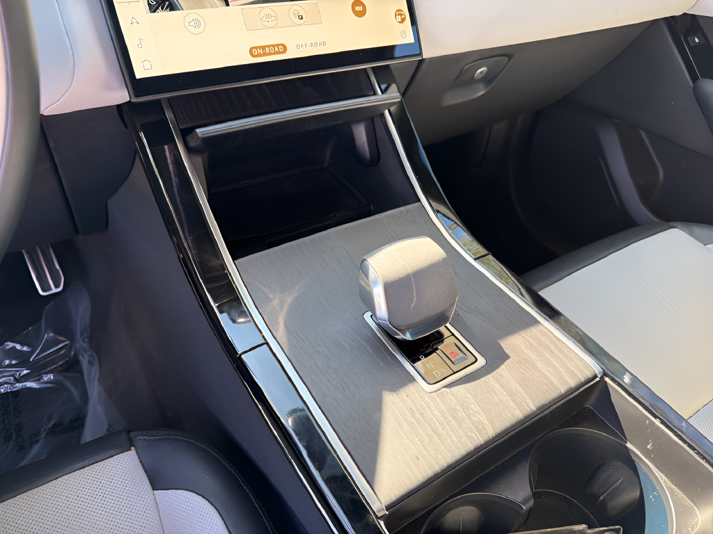 2024 Land Rover Range Rover Velar Dynamic SE
