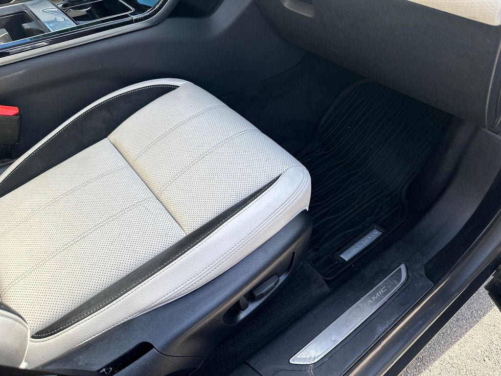 2018 Land Rover Range Rover Velar SE R-Dynamic