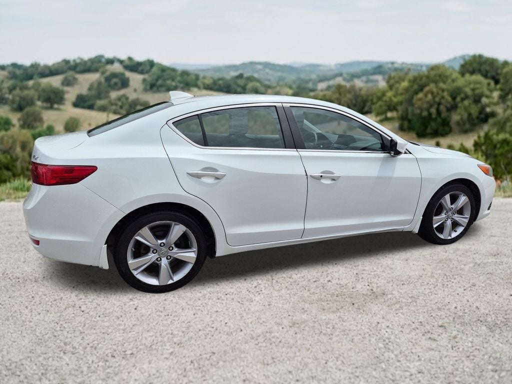 2015 Acura ILX 2.0L Automatic with Technology Package
