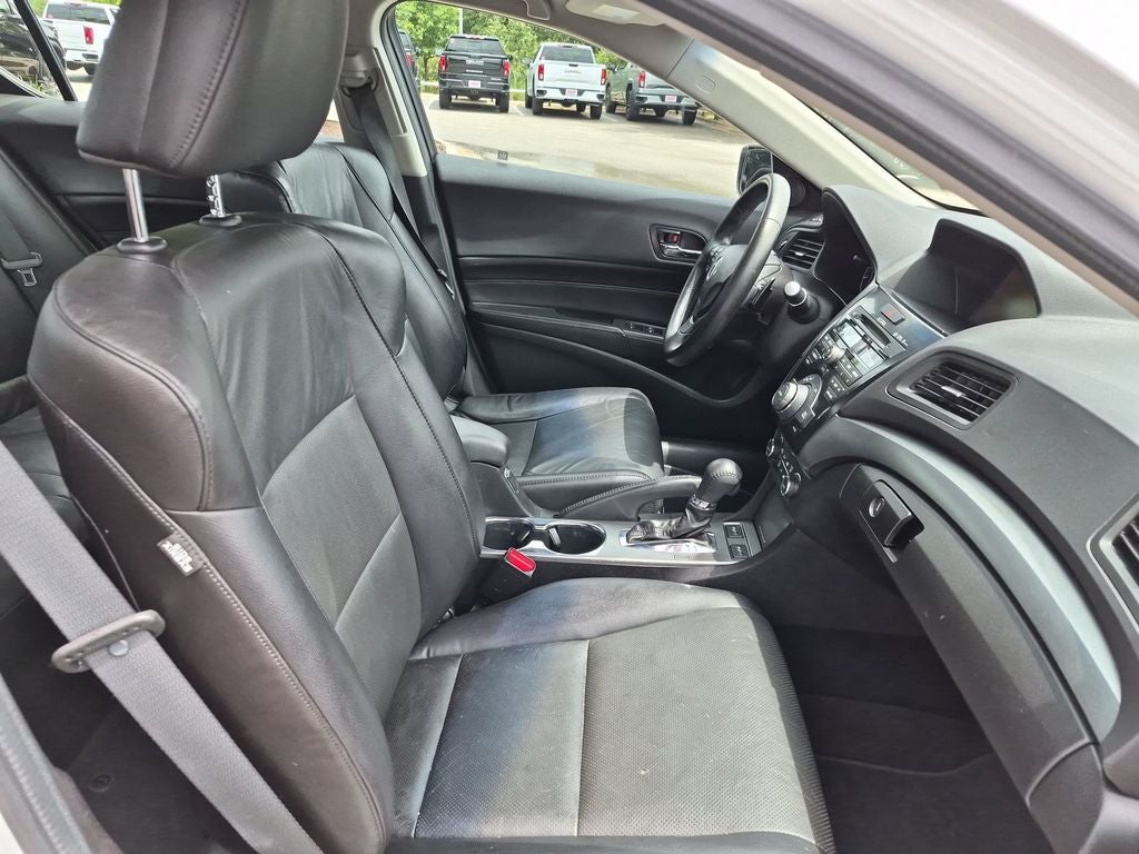 2015 Acura ILX 2.0L Automatic with Technology Package