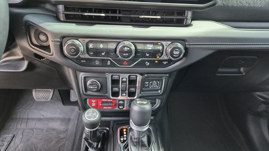 2025 Jeep Wrangler Rubicon X