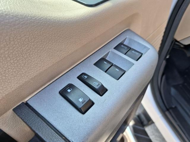 2015 Ford Super Duty F-250 SRW 4WD Crew Cab 6-3/4 Ft Box Lariat