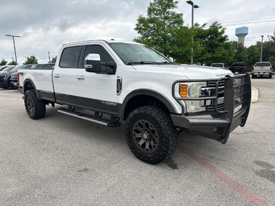 2017 Ford Super Duty F-350 SRW Lariat 4WD Crew Cab 6.75' Box