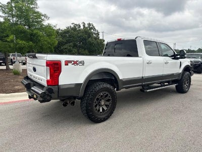 2017 Ford Super Duty F-350 SRW Lariat 4WD Crew Cab 6.75' Box