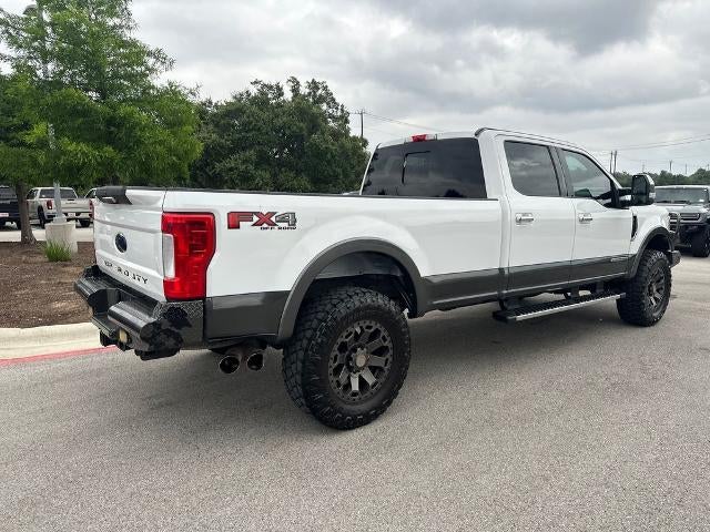 2017 Ford Super Duty F-350 SRW Lariat 4WD Crew Cab 6.75' Box