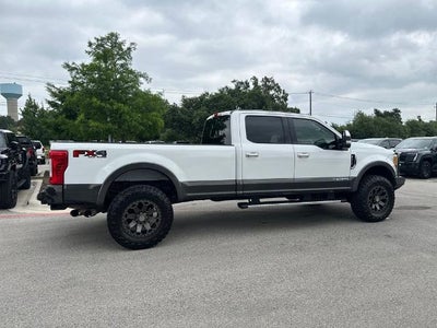 2017 Ford Super Duty F-350 SRW Lariat 4WD Crew Cab 6.75' Box
