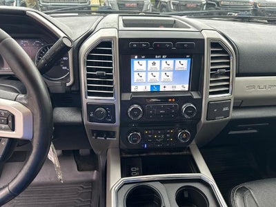 2017 Ford Super Duty F-350 SRW Lariat 4WD Crew Cab 6.75' Box