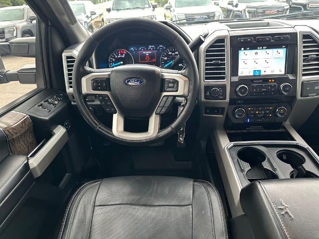 2017 Ford Super Duty F-350 SRW Lariat 4WD Crew Cab 6.75' Box
