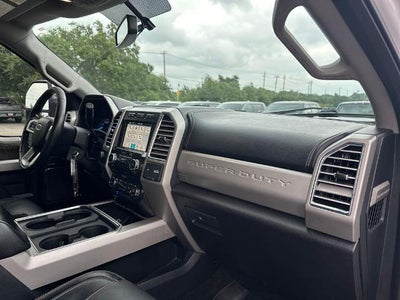 2017 Ford Super Duty F-350 SRW Lariat 4WD Crew Cab 6.75' Box