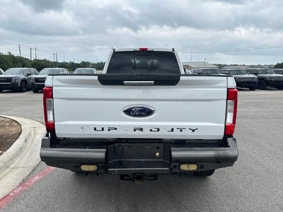 2017 Ford Super Duty F-350 SRW Lariat 4WD Crew Cab 6.75' Box