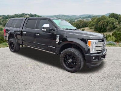 2017 Ford Super Duty F-350 SRW Platinum 4WD Crew Cab 6.75' Box