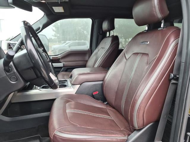 2017 Ford Super Duty F-350 SRW Platinum 4WD Crew Cab 6.75' Box