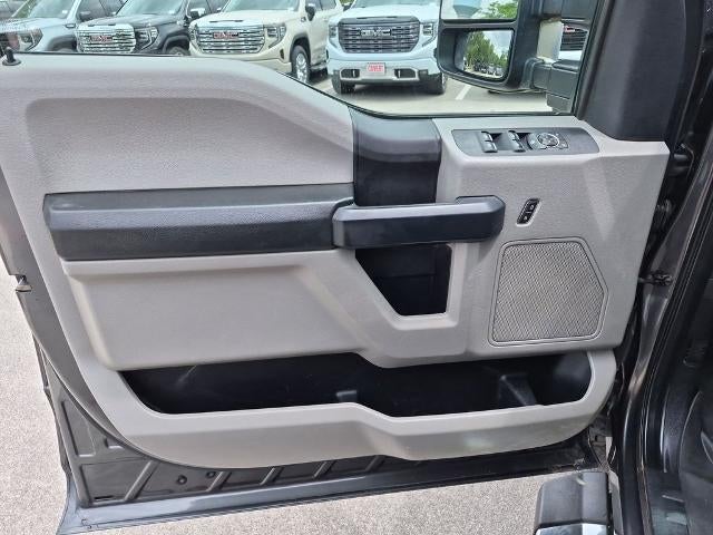 2020 Ford Super Duty F-350 DRW XL 4WD Crew Cab 8' Box