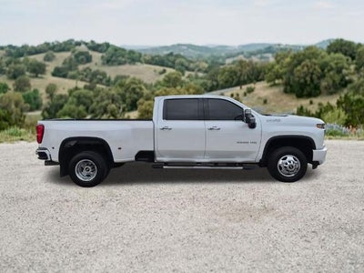 2020 Chevrolet Silverado 3500 HD Crew Cab Long Box 4-Wheel Drive High Country