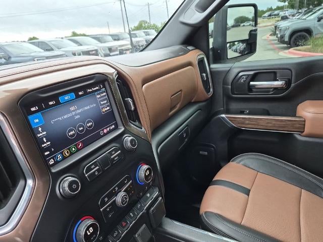 2020 Chevrolet Silverado 3500 HD Crew Cab Long Box 4-Wheel Drive High Country