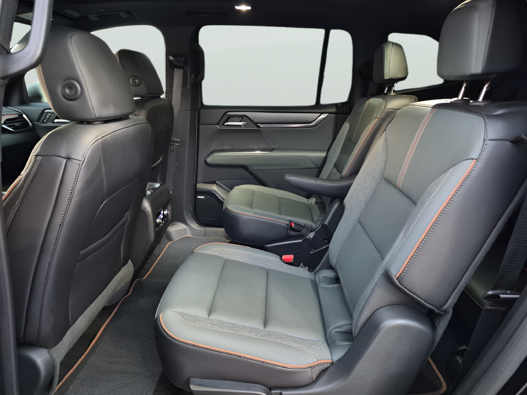 2025 GMC Acadia AT4