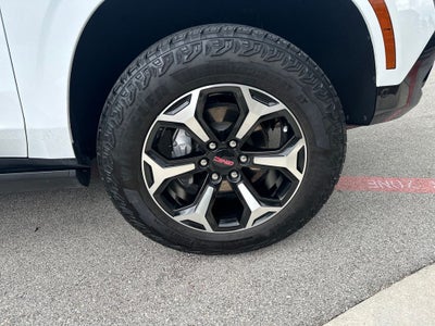2025 GMC Yukon 4WD 4dr AT4