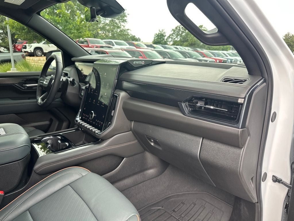 2025 GMC Yukon 4WD 4dr AT4