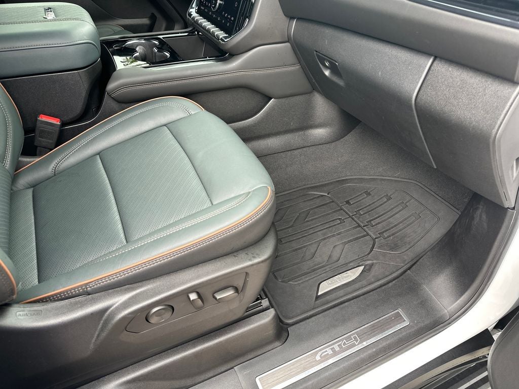 2025 GMC Yukon 4WD 4dr AT4