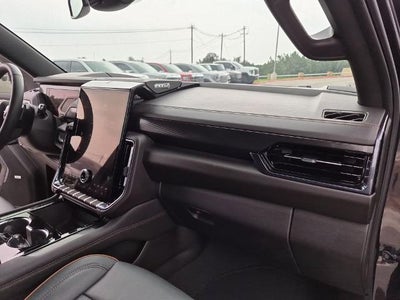 2025 GMC Yukon 4WD 4dr AT4