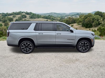 2025 Chevrolet Suburban 4WD RST