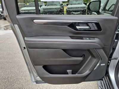 2025 Chevrolet Suburban 4WD RST