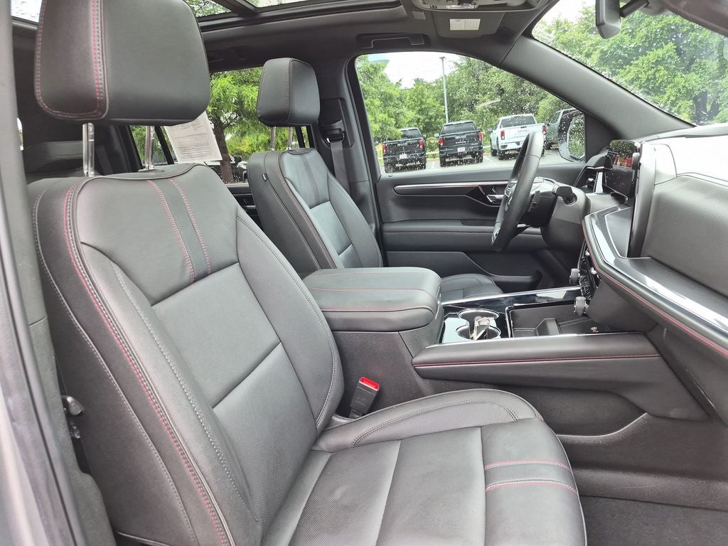 2025 Chevrolet Suburban 4WD RST