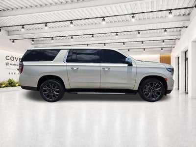 2023 Chevrolet Suburban 4WD Premier